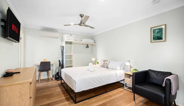 Clean Sunnybank Studio | AC | Near Shops | 4144D0