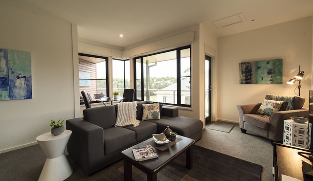 Hilltop Apartments Phillip Island - Adults Only