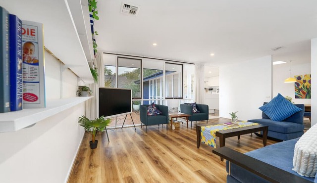 Stylish 3BR in Hawker - Colorful and Renovated