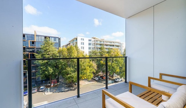 Sleek Braddon Apartment Near Canberra Centre