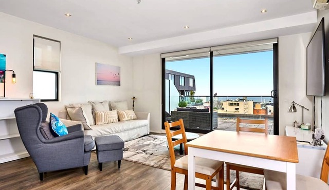 Sea You in St Kilda with Parking