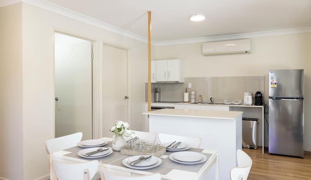 3 Bdr Apt! Aircon! Undercover Parking! 12AS3