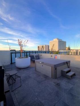 Cozy 2BR, 2bath 2 parking, Pet Friendly, 6 sleep, Woden ,