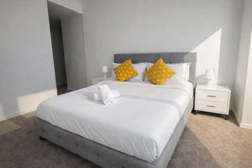 Skyline Stays Southbank Rooftop Pool Apt