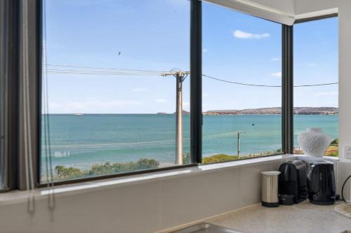 LOWTIDE 13A Battunga Avenue Port Elliot Linen Included