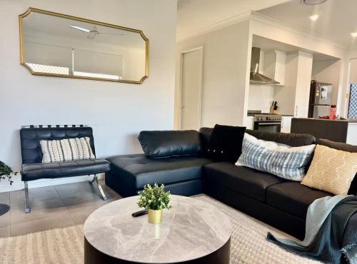 Brisbane Family House with Ensuite&Centralised A/C