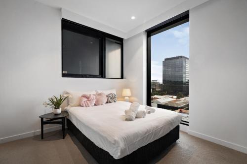 Sky One 3BR, 4 Min Walk to Box Hill Station