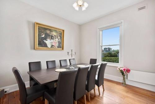 Hampden Manor - A Refined Battery Point Period Home