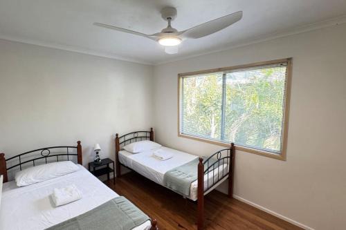 Pool house for BIG Groups with Free parking