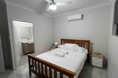 Modern 4BDR 5 Beds Ensuite AC 2 bath