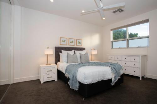 Margaret House | Elegant City-Fringe Escape