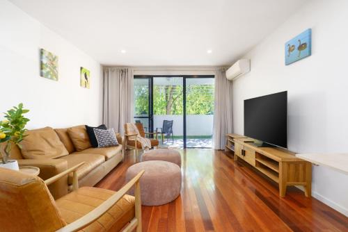 Ground Floor Apartment with Park Views, Kingston - Hosted by Canstay