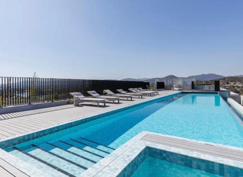 Luxury apartment with Brindabella views