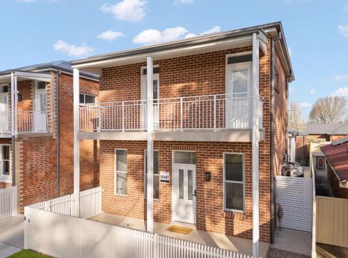 Stunning Seymour - 3 Bed 2 Bath - Amazing Location