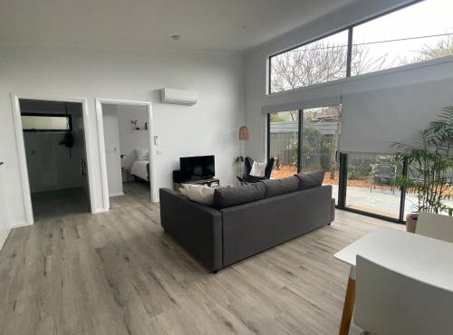 WARM Sunlit Sustainable north facing Studio