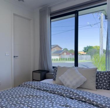 Luxury 4BR w Modern Kicthen & fantastic location