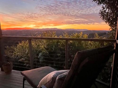 Callemondah Studio with stunning views, in Bangalow and Byron Hinterland