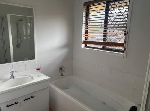 Family retreat in Caboolture big house