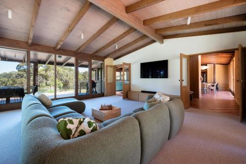 Red Hill South Hideaway - Rural Luxe with Pool