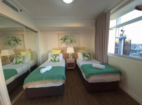Luxury Oasis-Level 27 in Casino Towers-Balcony with Deluxe River Views-Free Parking