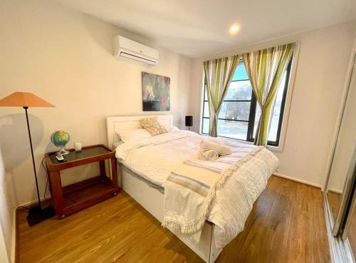 3BR Pure Luxury & Elegant holiday home in Latrobe