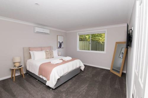 Villa on Matthews - Modern & Cosy, Escape for 2