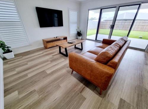 Large and Private Executive Home - Secure parking for boats