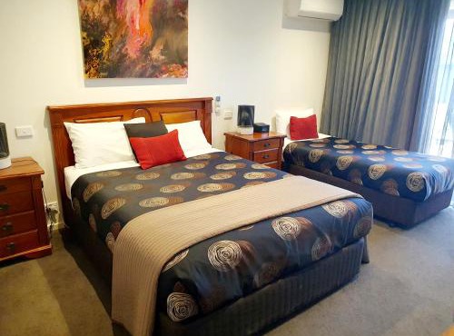 Addison Motor Inn