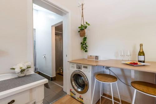 Gawler Townhouses 1C , 1 Queen bed
