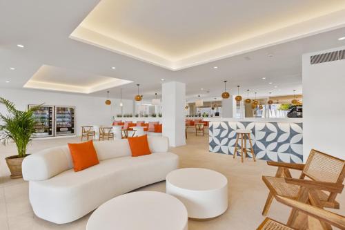 Palmanova Beach Apartments by TRH