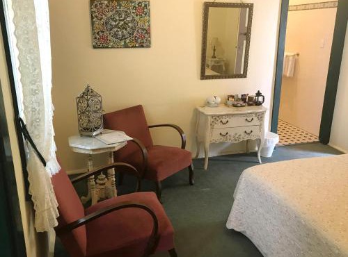 The Chalet Guesthouse And Studio