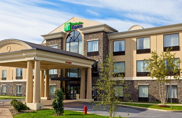 Holiday Inn Express Hotel & Suites Chester, an IHG Hotel