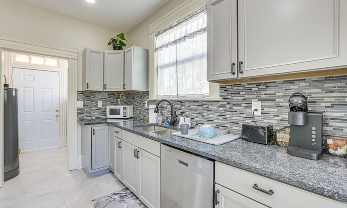 Montgomery House | Idyllic Montgomery Home: 2 Mi to Riverfront Park!